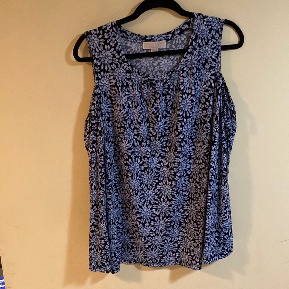 Women top